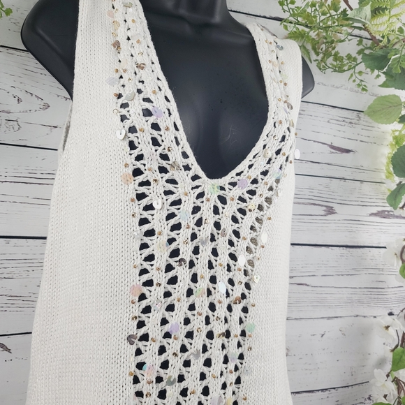 Arden B. Sleeveless Sweater - Picture 4 of 10